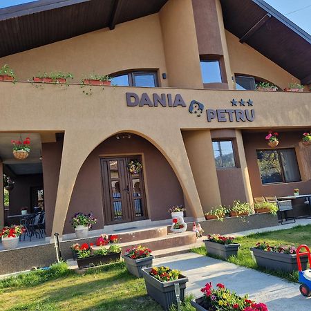 Dania&Petru Residence Tîrgu Ocna Buitenkant foto